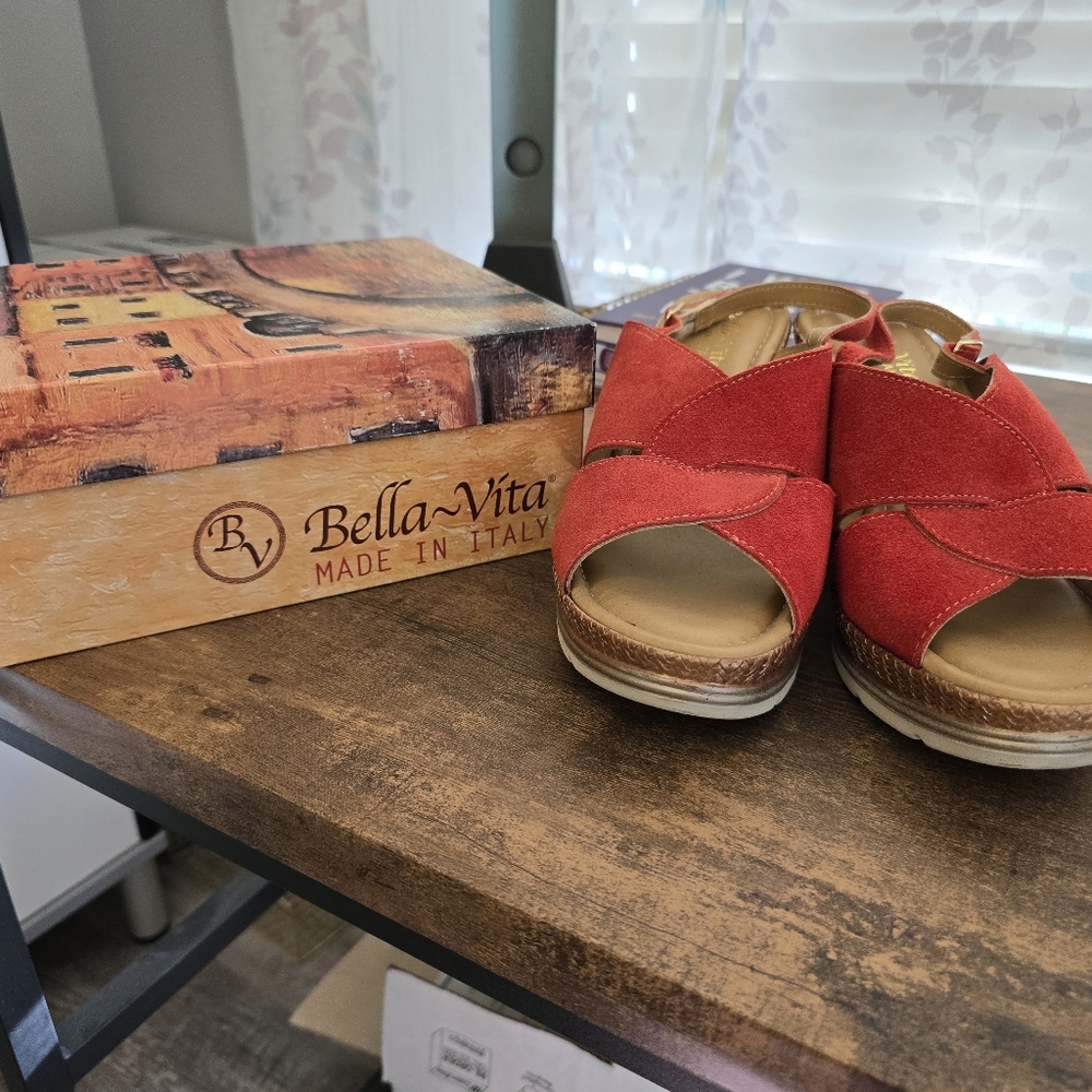 Red Sandals - Picture 4 of 4